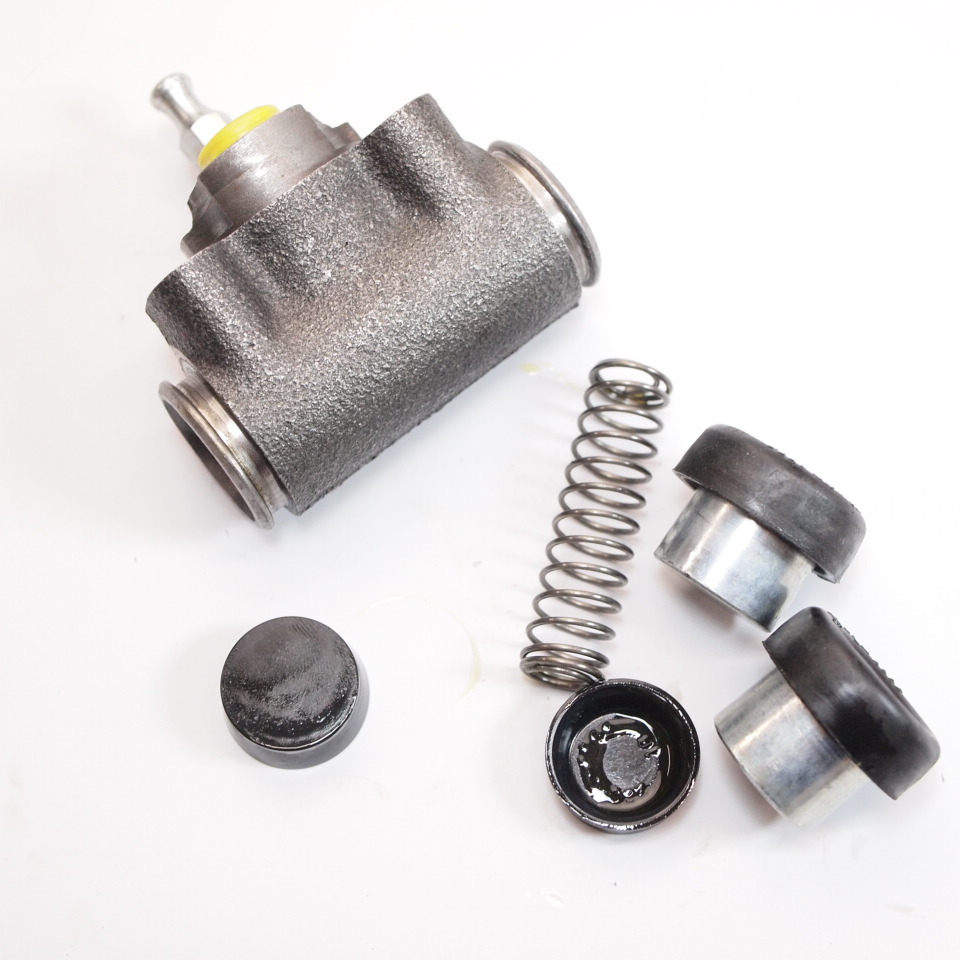 マニアックコレクション / Brake Cylinder rear for PIAGGIO Ape 50 FL2 FL3 TM P50