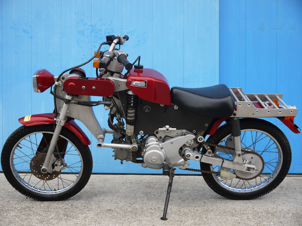 二輪駆動車ドリーム トキ Coma80 雪道ok変態バイク 有限会社エムシーマニアック